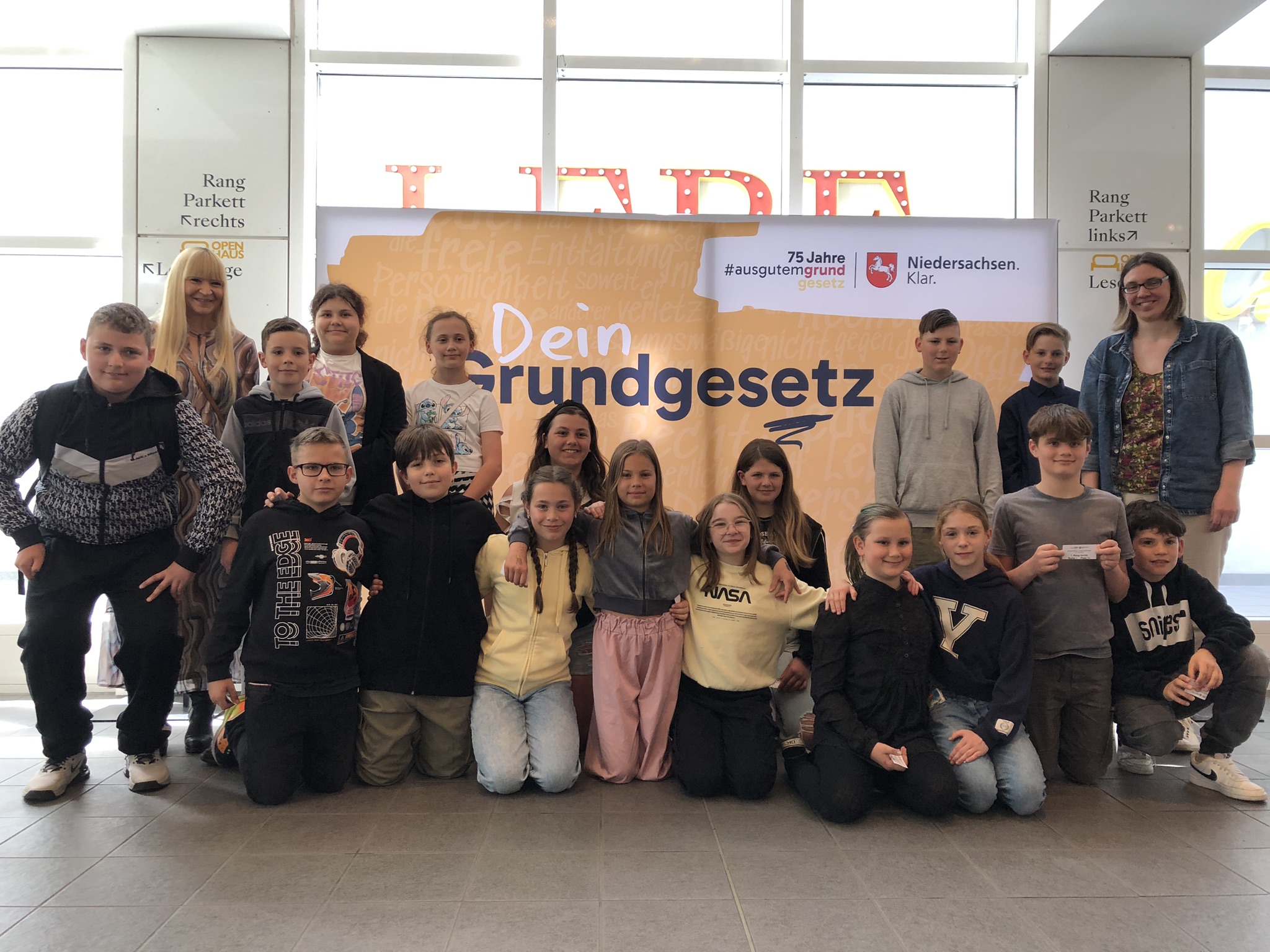 5a mit Klassenlehrerinnen Sabine Rehse l Frederike Keese r